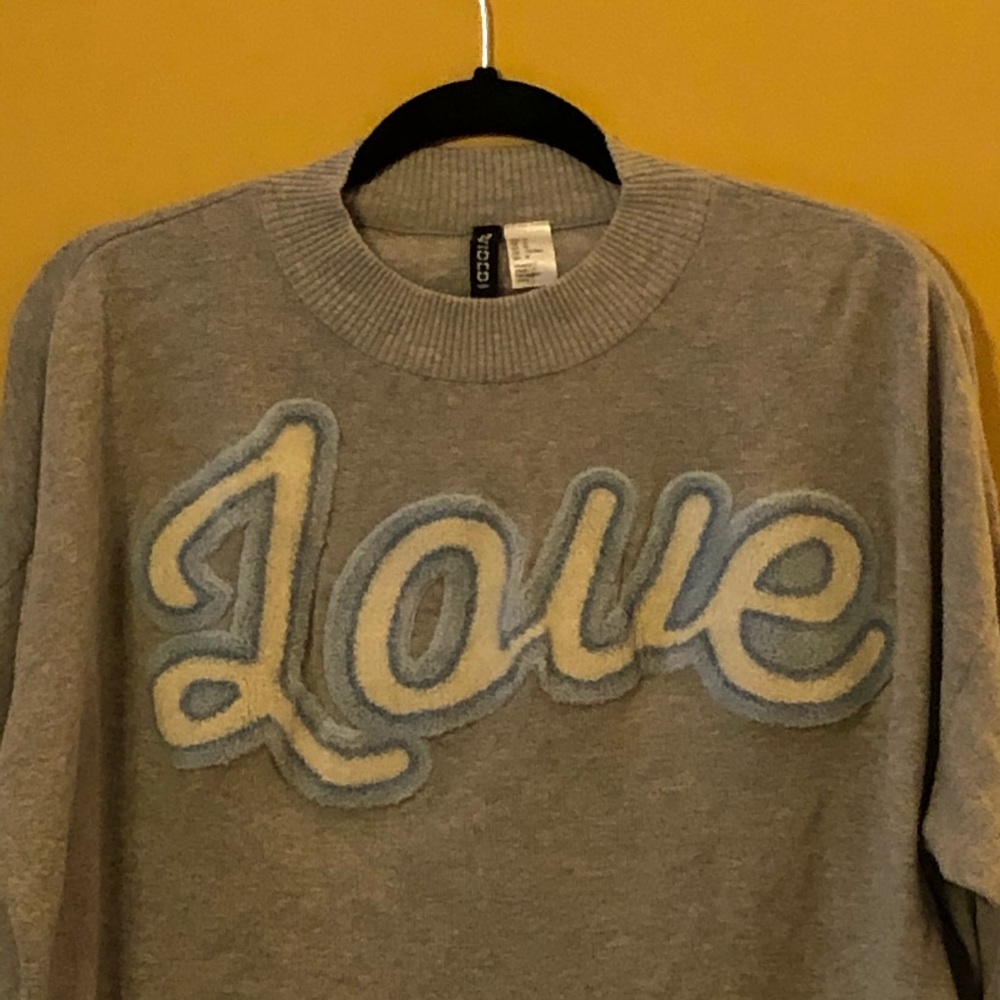 Preloved H &M Grey “Love” Sweater B13 - Picture 8 of 8